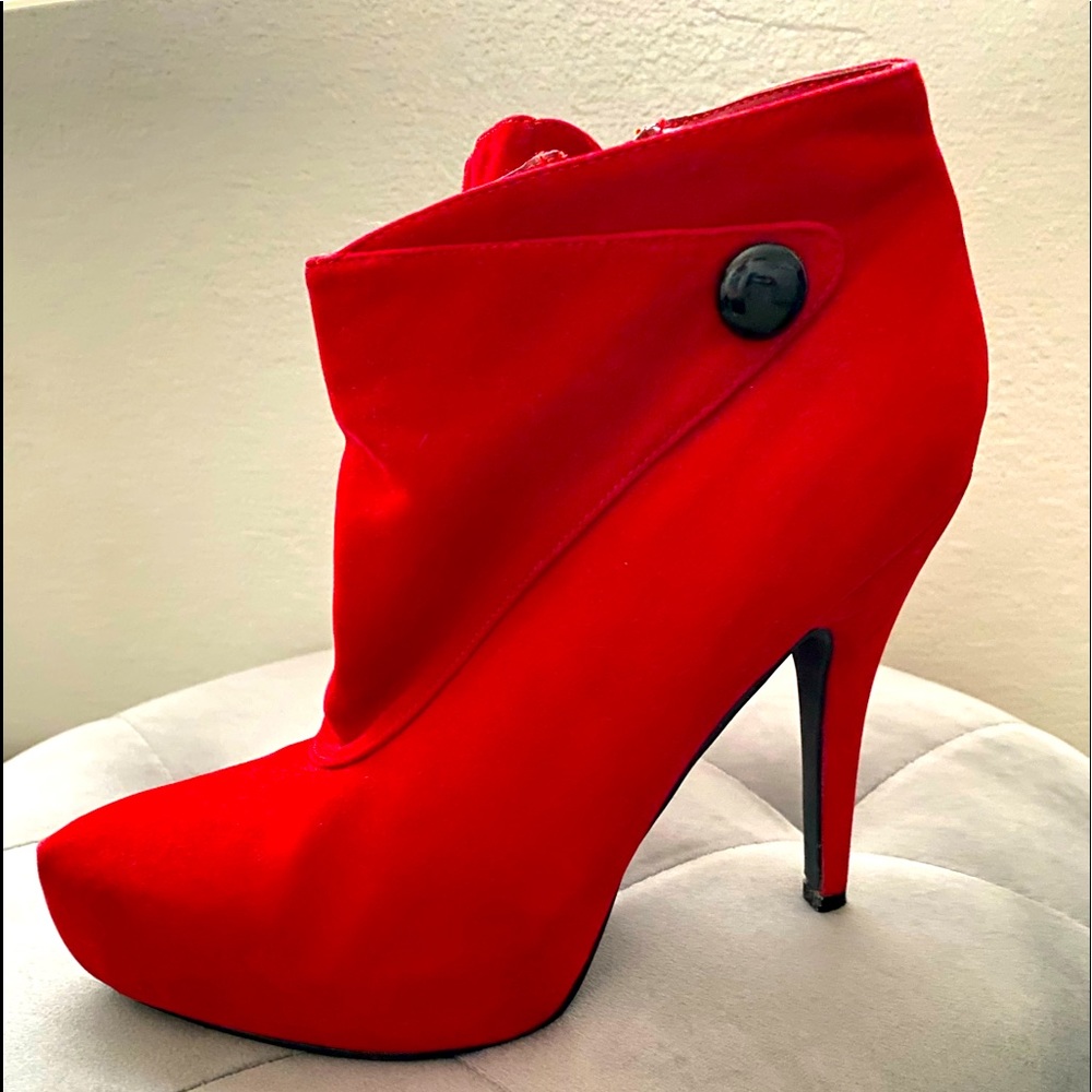 Faux velvet like Red booties